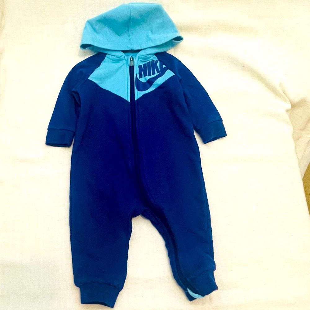Nike zip-up tracksuit onesie pajamas SIZE 6 months preloved 💕